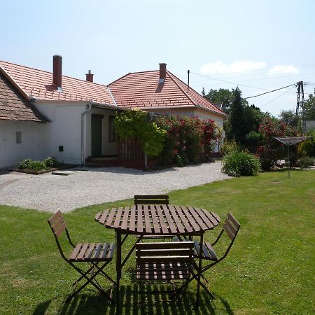Holiday Home Balatonbereny/Balaton 18150 Exterior photo