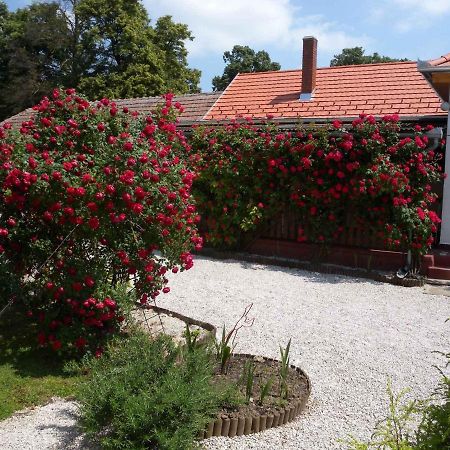 Holiday Home Balatonbereny/Balaton 18150 Exterior photo