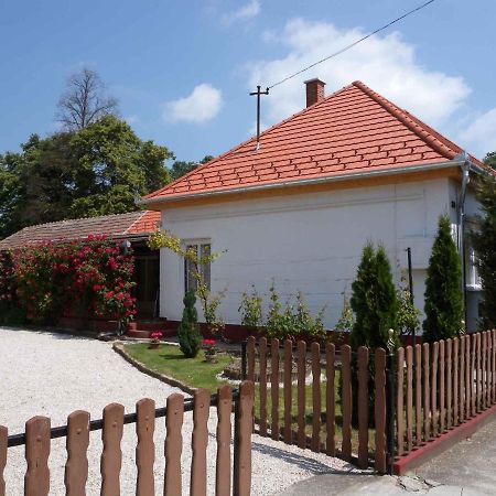 Holiday Home Balatonbereny/Balaton 18150 Exterior photo