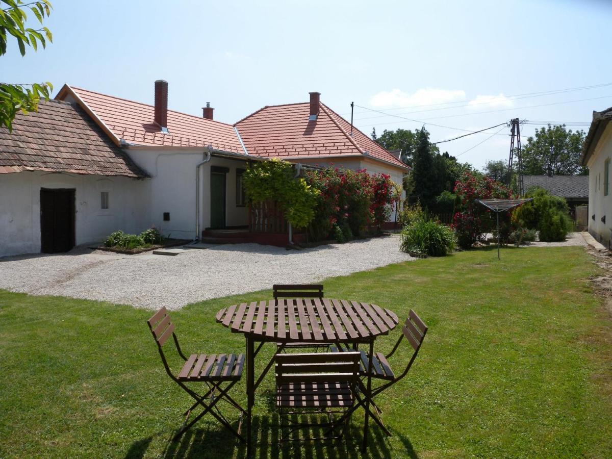 Holiday Home Balatonbereny/Balaton 18150 Exterior photo