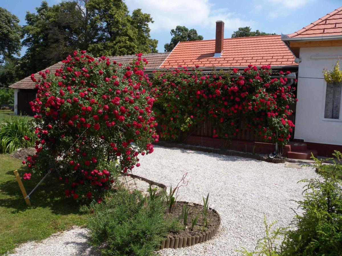 Holiday Home Balatonbereny/Balaton 18150 Exterior photo